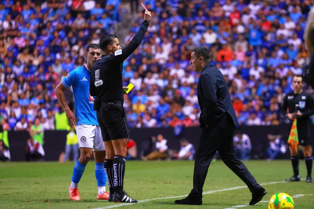 Efraín Juárez fue suspendido por un partido tras ver la roja ante Cruz Azul. (Getty Images)