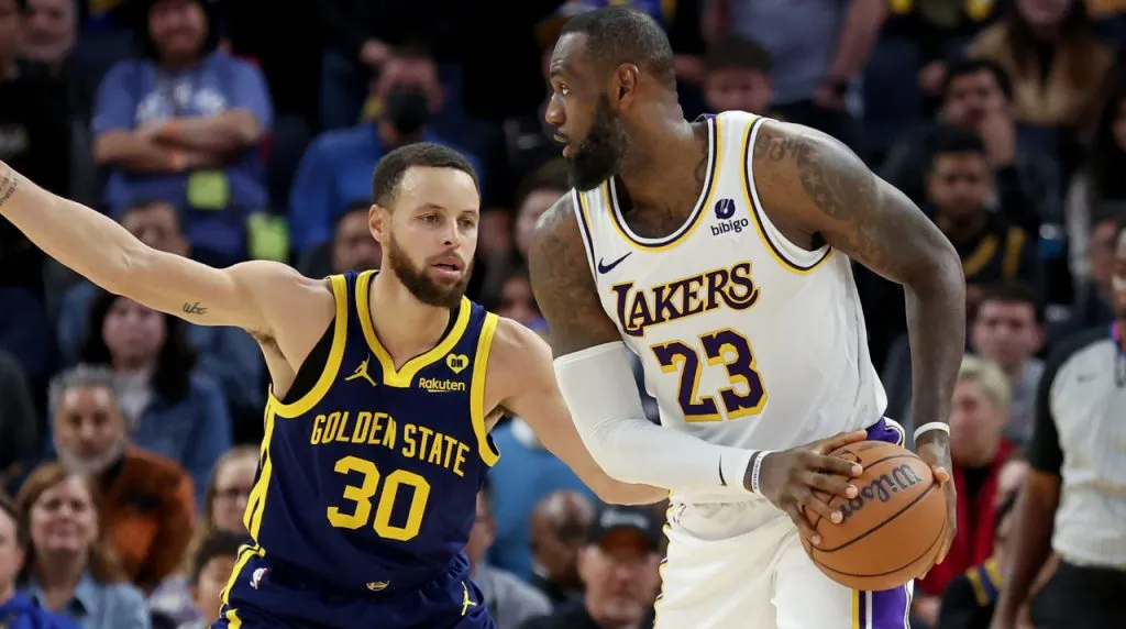 Stephen Curry y LeBron James. (Foto: Getty Images)