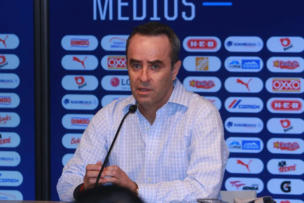 Luis Miguel Salvador en su rol como directivo de Rayados (JAM Media)