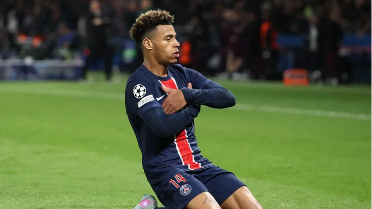 Désiré Doué no es titular contra Aston Villa