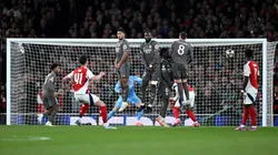 Declan Rice anota uno de sus dos goles de tiro libre en la victoria de los Gunners por 3-0 en la Champions League.