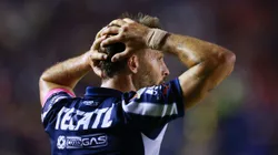 Sergio Canales sigue fuera en Rayados y preocupa.