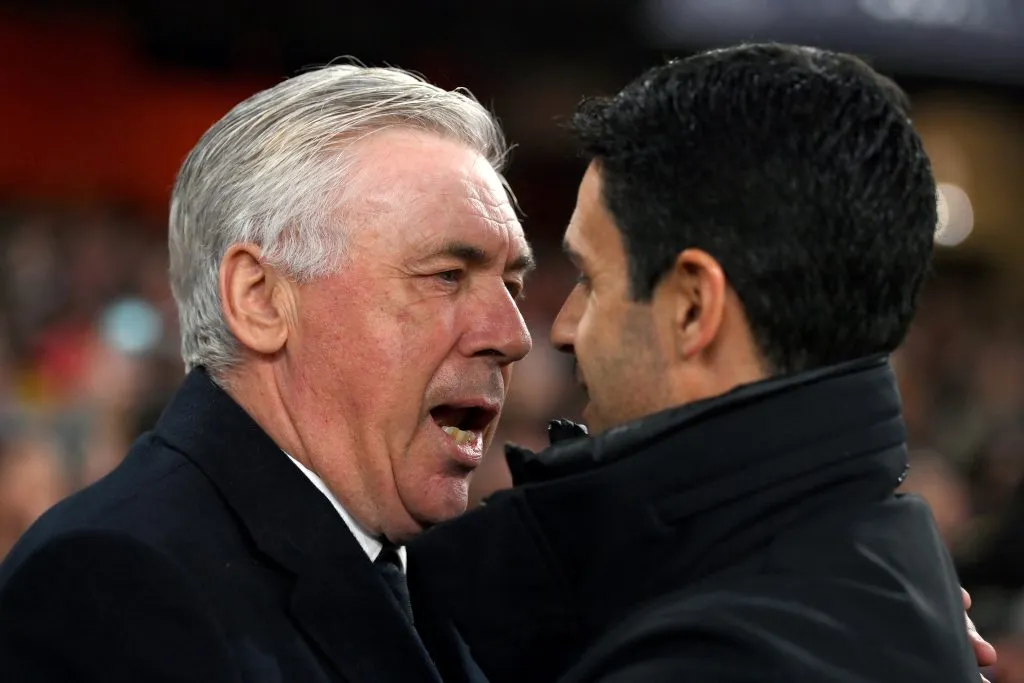 Carlo Ancelotti saluda a Mikel Arteta antes del partido (GETTY IMAGES)