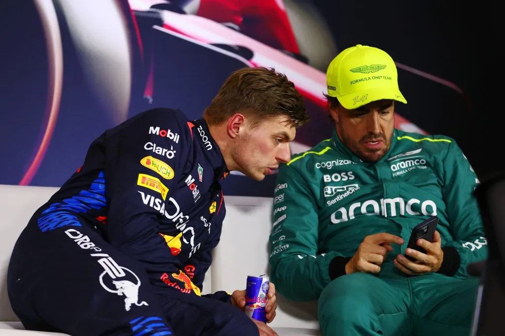 Max Verstappen y Fernando Alonso en el GP de China 2024 (GETTY IMAGES)