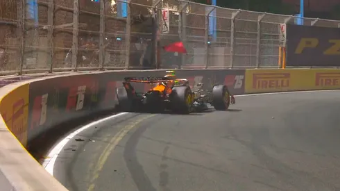 Lando Norris contra el muro del circuito de Jeddah