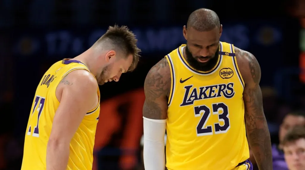 Luka Doncic y LeBron James. (Foto: Getty Images)