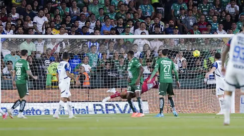 Golazo de Iker Fimbres para el 1-0 de Rayados ante Club León