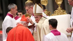 Carlos Aguiar Retes junto al Papa Francisco