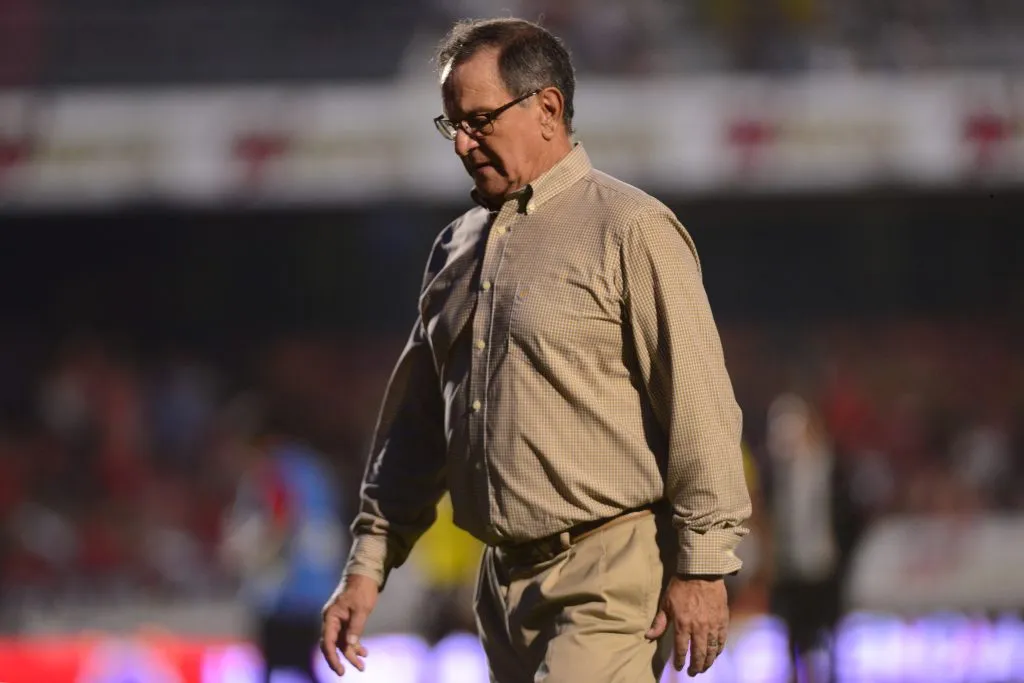 Enrique Meza en 2019 como técnico de Veracruz (JAM Media)