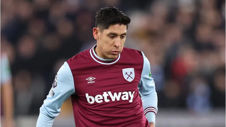 Edson Álvarez, en la puerta de salida de West Ham.