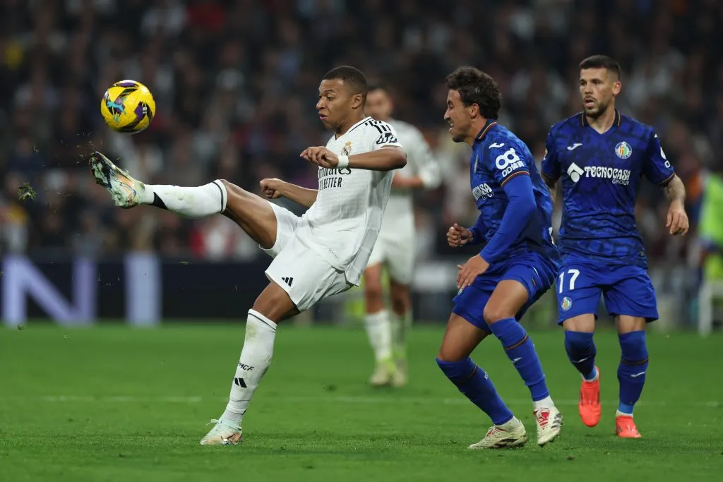 Kylian Mbappé y Luis Milla en el último Real Madrid – Getafe (GETTY IMAGES)