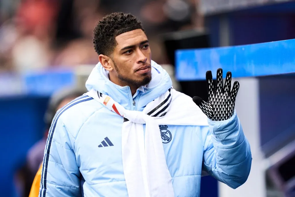 Jude Bellingham saluda a la afición de Real Madrid (GETTY IMAGES)