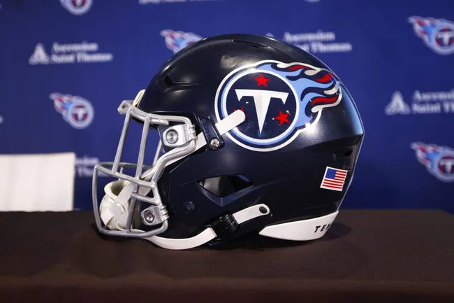 Casco con el escudo de los Tennessee Titans (GETTY IMAGES)