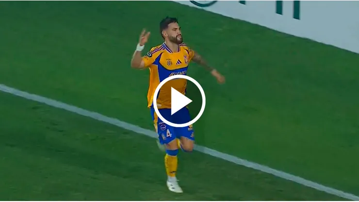 Juanjo Purata anotó el 1-1 de Tigres ante Cruz Azul.