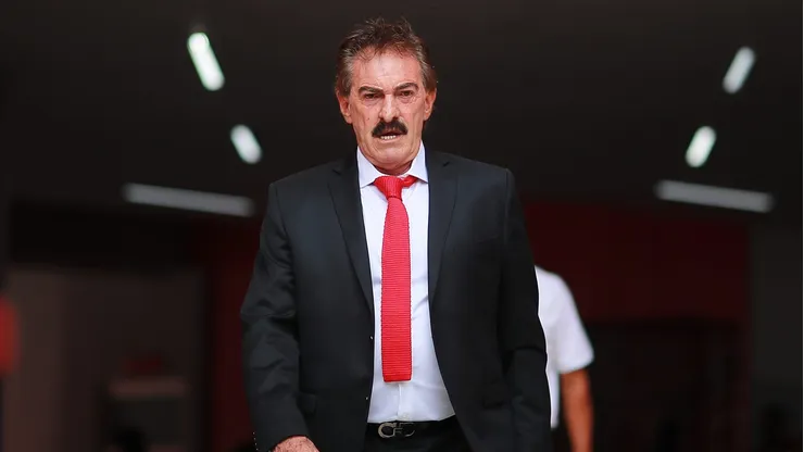 Ricardo La Volpe está en Argentina y no ocultó sus ganas de volver a dirigir