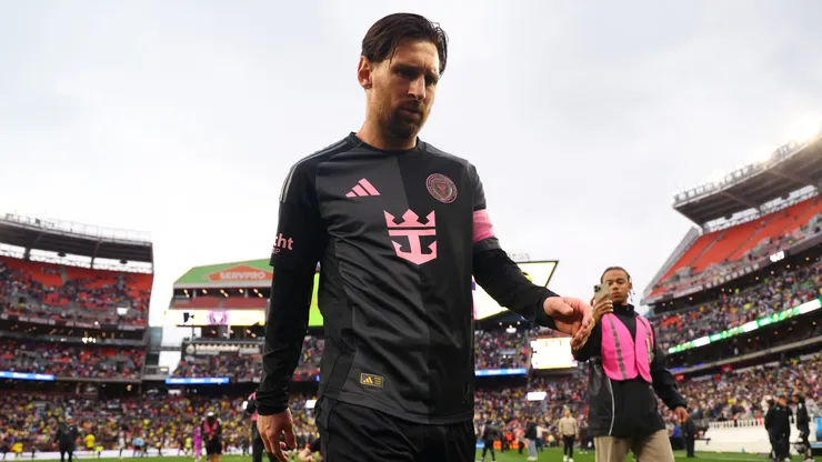 Lionel Messi se cruzó fuerte con un argentino en plena Concachampions