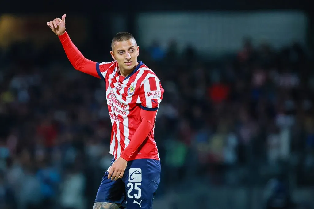 Roberto Alvarado fue campeón con Cruz Azul en el Clausura 2021 y La Máquina buscaría repatriarlo en el próximo mercado de fichajes. (Getty Images)