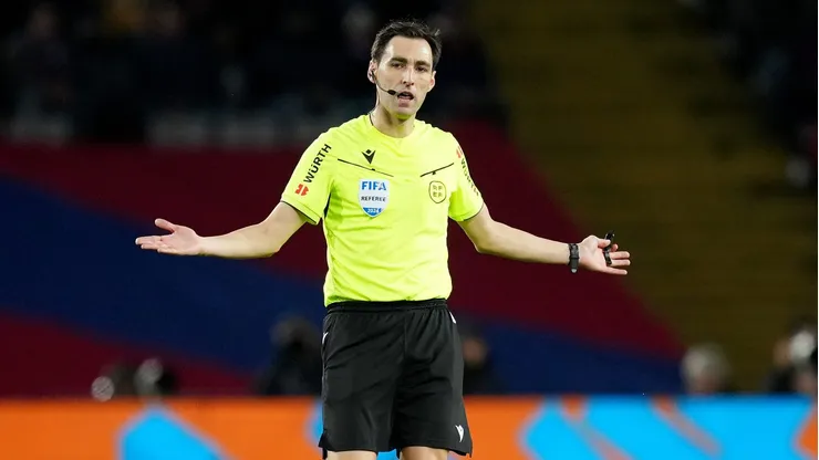 Ricardo de Burgos Bengoetxea, el árbitro designado para Barcelona vs. Real Madrid por la Copa del Rey 2024-25