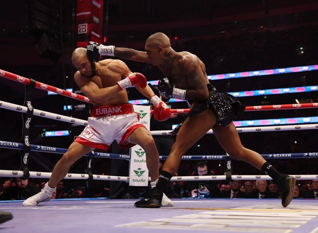Chris Eubank Jr. terminó derrotando a Conor Benn al final de 12 rounds. (DAZN)