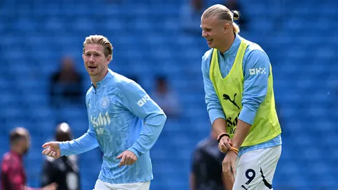 Kevin De Bruyne y Erling Haaland