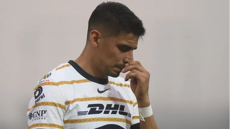 El atacante recibió su primera roja en Pumas UNAM.