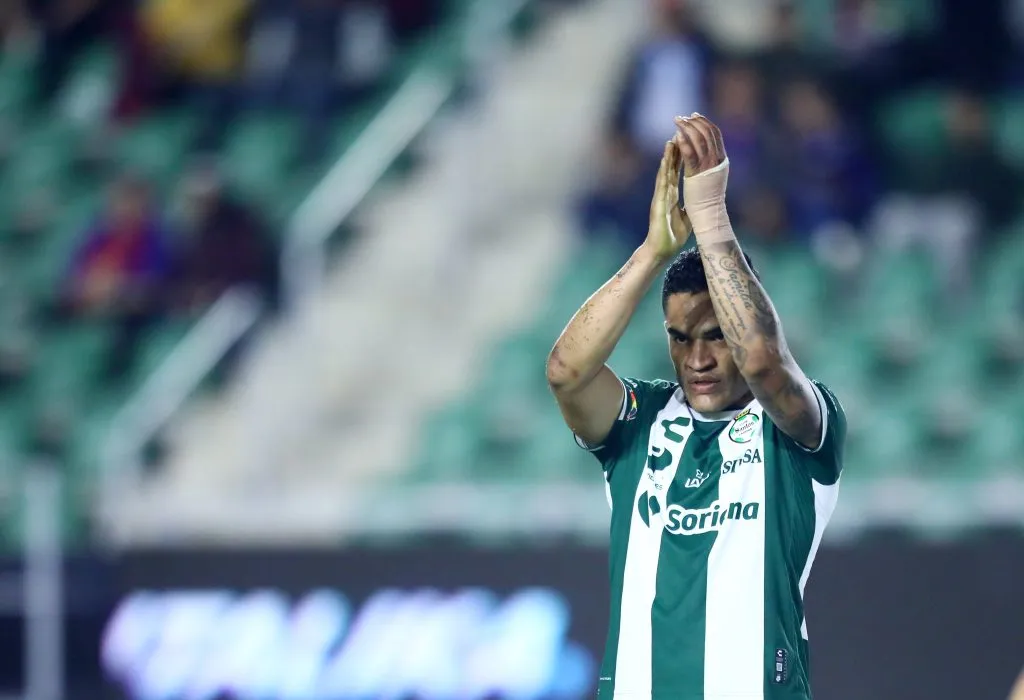 Anderson Santamaría, afuera de Santos Laguna para el Apertura [Foto: Getty]