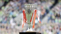 El trofeo de campeón de la Concacaf Champions Cup.