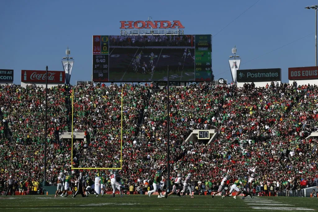 El Estadio Rose Bowl durante un juego de futbol americano de la NCAA. (Getty Images)