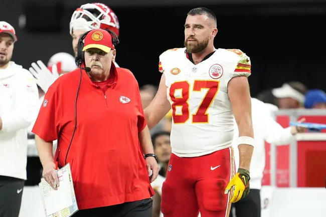 Andy Reid y Travis Kelce (GETTY IMAGES)