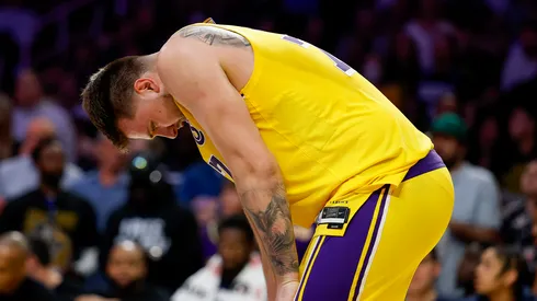 Luka Doncic, cabizbajo en la derrota de Los Angeles Lakers