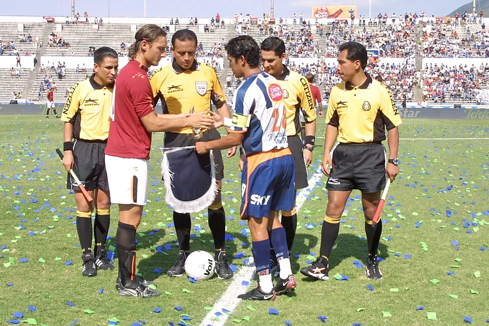 Rayados vs. Roma por un amistoso internacional en 2003. (@reformacancha)