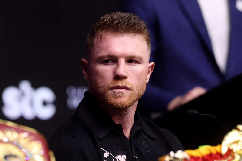 Canelo Álvarez buscará recuperar el título mundial de la FIB para unificar todos los cetros ecuménicos de los supermedianos. (Getty Images)
