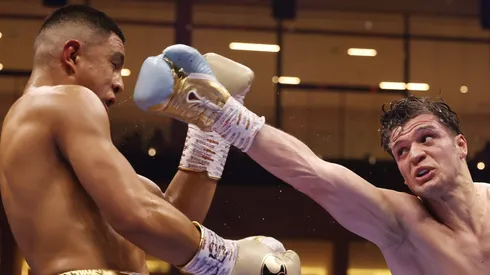 Jaime Munguía fue superior a Bruno Surace y se quedó con la victoria de manera contundente.