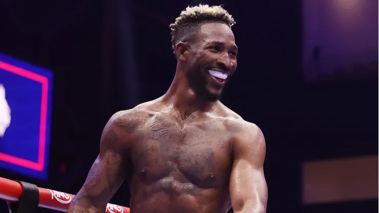 William Scull se manifestó tras perder con Canelo Álvarez en Arabia Saudita.