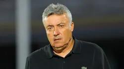 Domènec Torrent podría borrar a 4 futbolistas de Chivas