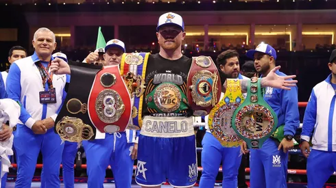 Canelo Álvarez derrotó a William Scull con muy poco brillo y demasiados dólares de ganancia.