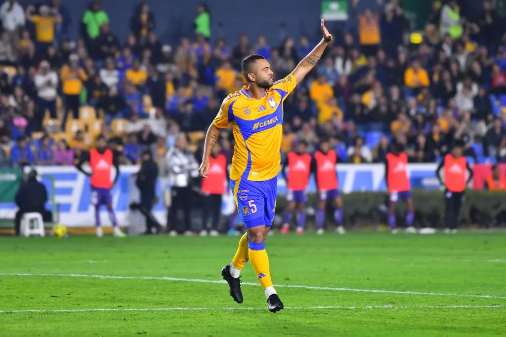 Rafael Carioca se entrenó a la par del grupo tras superar una infección bucal y estará a disposición para los cuartos de final ante Necaxa. (Imago7)