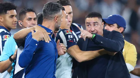 Efraín Juárez y Martín Demichelis se cruzaron en los pasillos del Estadio BBVA