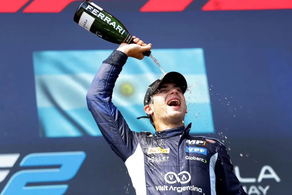 Franco Colapinto celebrando su victoria en Imola (GETTY IMAGES)