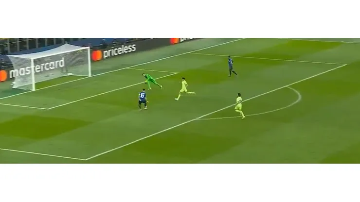 ¡Gol de Inter! Lautaro Martínez abre el marcador frente a Barcelona