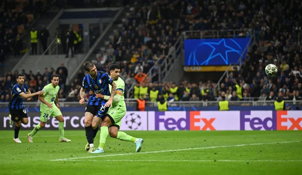 El error que sepultó a Ronald Araujo en la revancha [Foto: Getty]