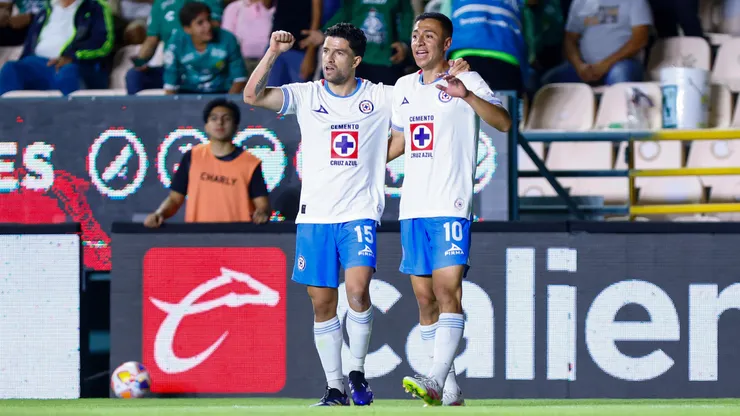 Ignacio Rivero y Andrés Montaño, los goleadores de Cruz Azul en la victoria sobre León.
