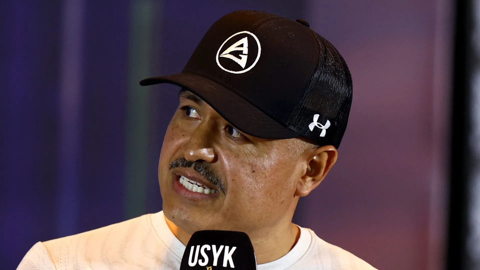 El experimentado entrenador Robert García expuso sobre quien podría vencer a Canelo Álvarez. [Foto: Getty Images]