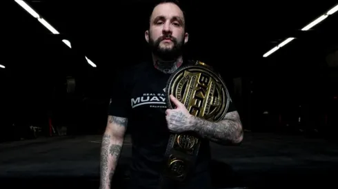 El boxeo sin guantes volvió a ser noticia por una brutal imagen que está dando la vuelta al mundo.