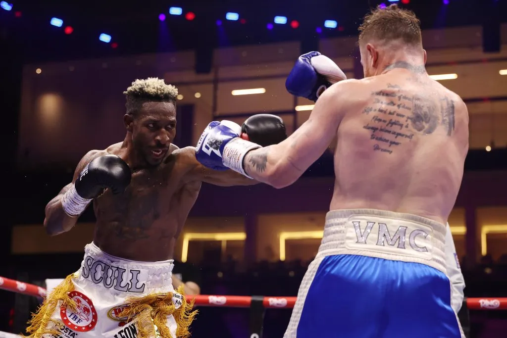 William Scull y Canelo Álvarez lejos estuvieron de brindar una pelea a la altura de las expectativas. [Foto: Getty Images]