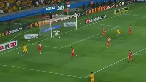 Nicolás Ibáñez abrió el marcador para Tigres UANL vs Toluca por la Ida de las Semifinales del Clausura 2025