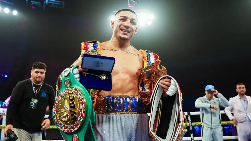 Teófimo López ya sabe lo que es convertirse en multicampeón del mundo con apenas 27 años. (GETTY IMAGES)
