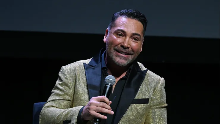 Óscar de la Hoya volvió a atacar a Canelo Álvarez.