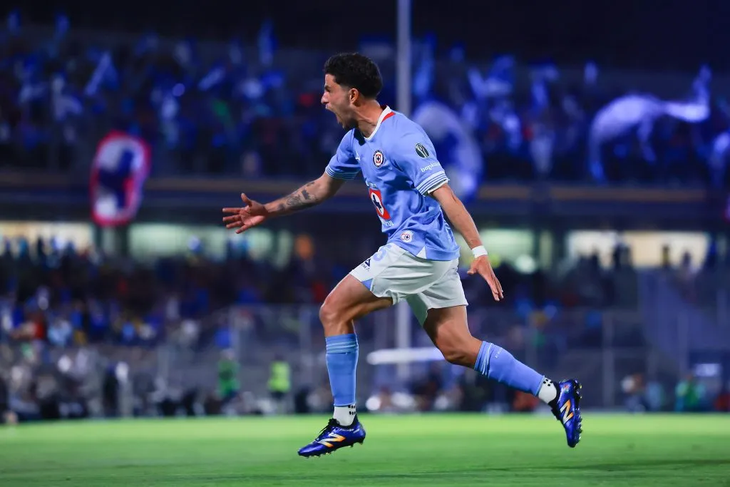 Ignacio Rivero anotó el gol de la mínima diferencia de Cruz Azul [Foto: Getty]