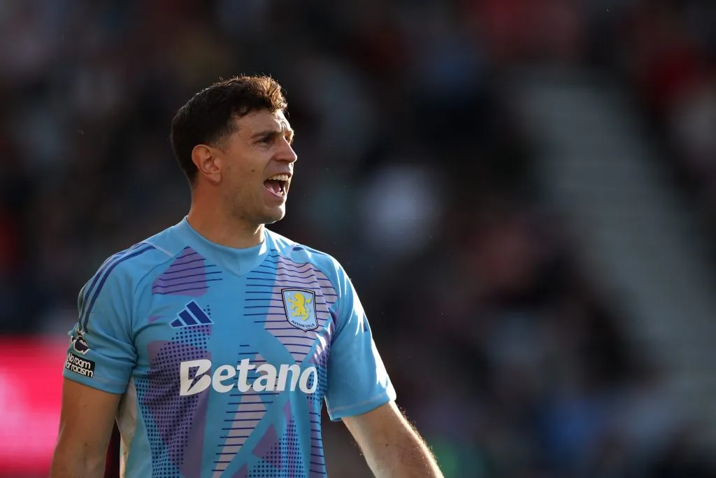 Aún no hay indicios que marquen la existencia de una oferta formal de Rayados por Dibu Martínez. (Getty Images)